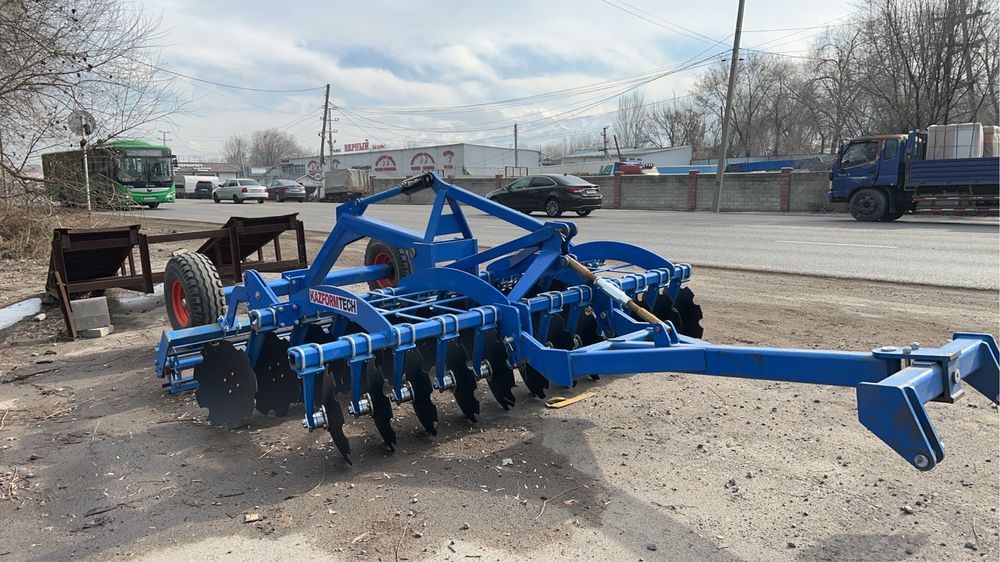 Дискатр борона диск.