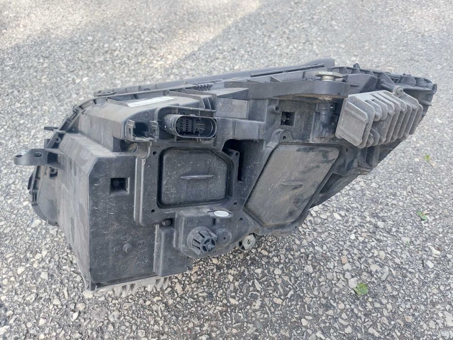 Необорудван десен фар Mercedes-Benz W205 C220d 2014-2018