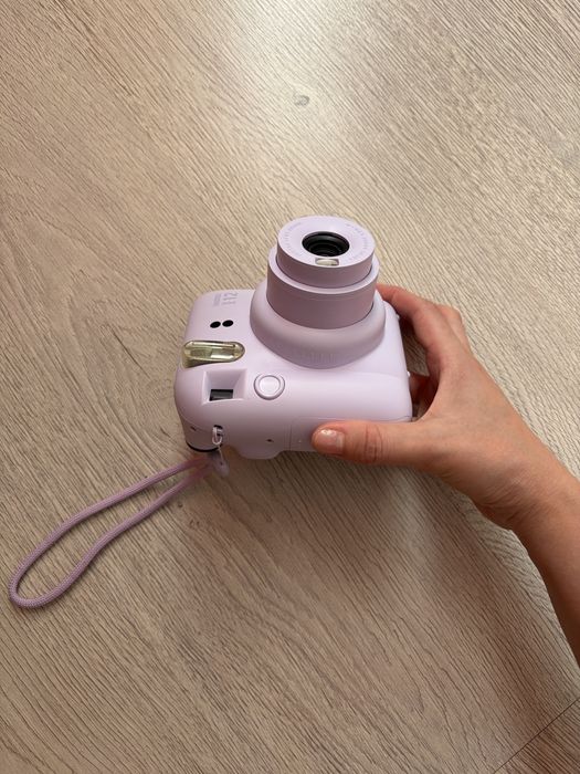 Продаю Instax 12