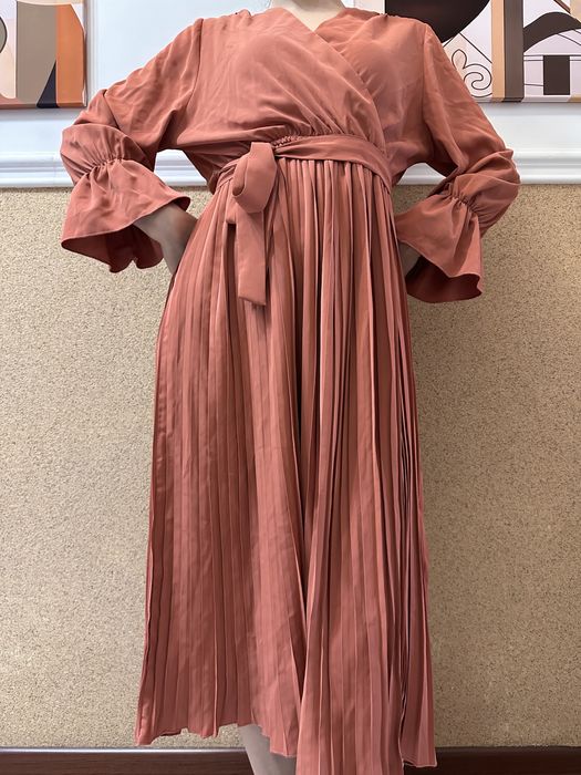 Продается вечерние платья