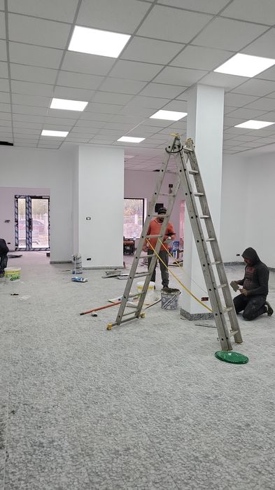 echipa ,meseriași ,constructii ,zidari, faianțar.