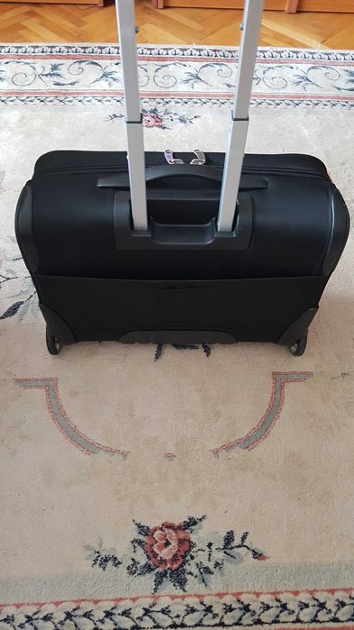 „Мобилен  офис“  Samsunite 135  лв.