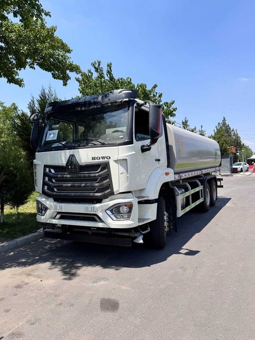 Vodovoz 20 KUB. Sinotruk HOWO 6×4 Водовоз. Тайер Тошкентда