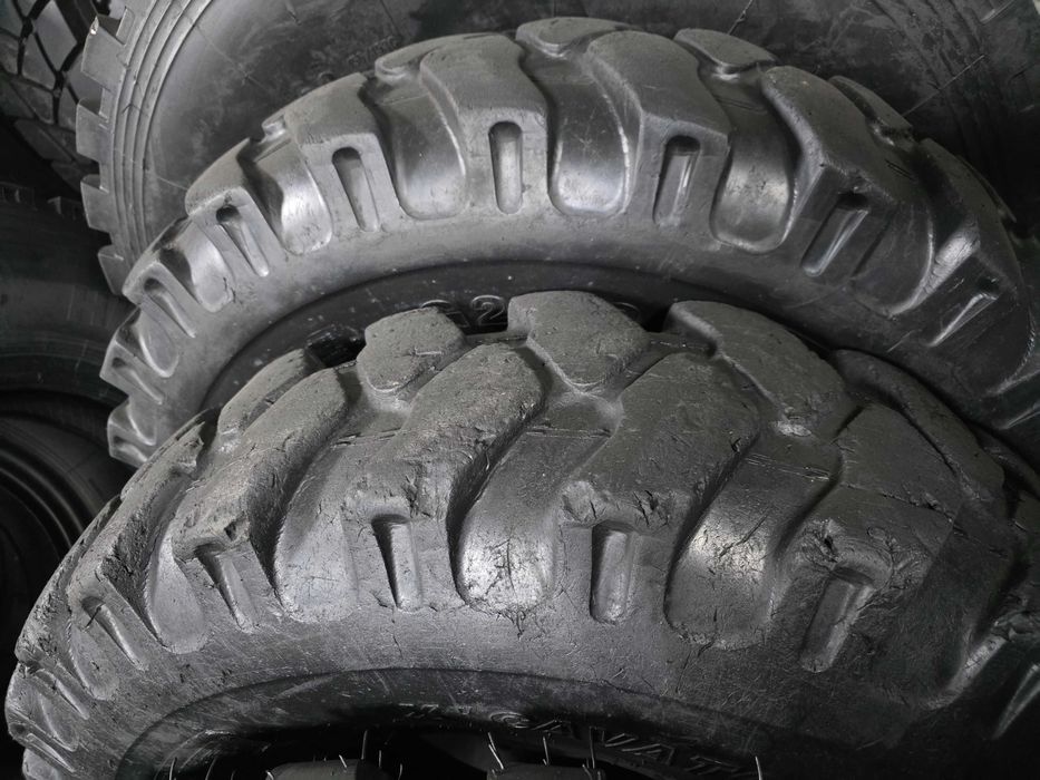 Шины на экскваторы бу 10.00-20