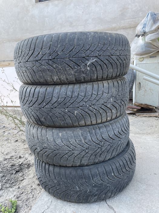 185/60/15 KUMHO зимний