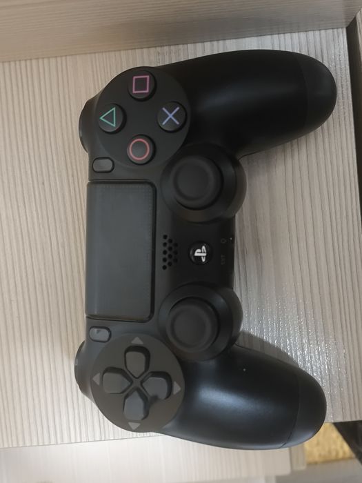 Dual shock 4  в среднем состоянии
