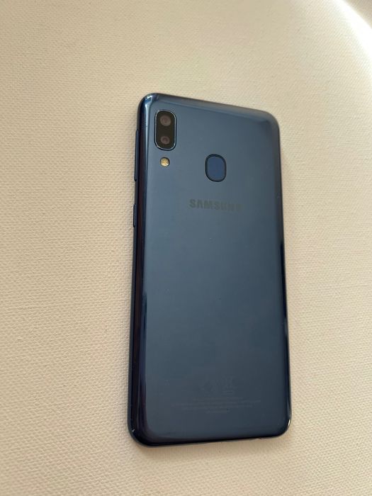 Телефон Samsung Galaxy A30