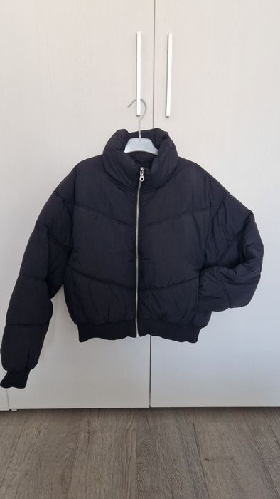 Geaca neagra dama