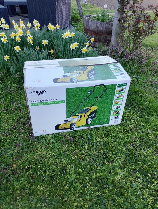 Акумулаторна косачка Нова