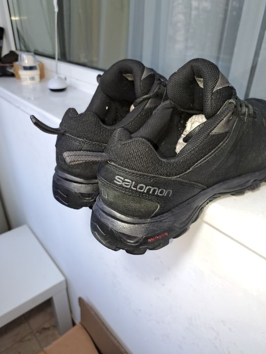 Vând pantofi sport Salomon originali nr 44