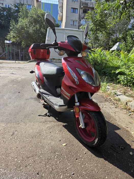 Vand scuter KeeWay Focus 50cc perfect functional adus din Germania