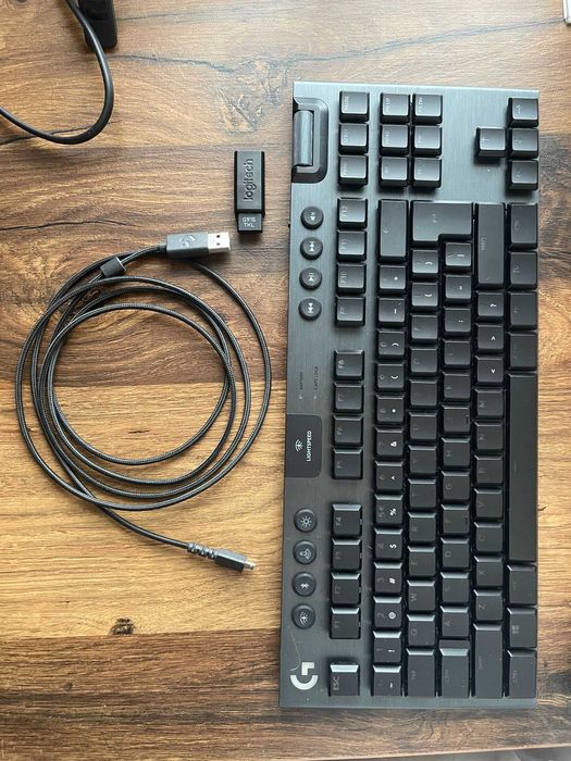 Геймърска клавиатура Logitech G915 TKL Lightspeed