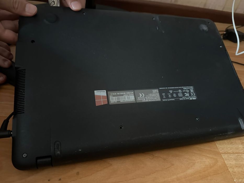 Ноутбук ASUS X550SA