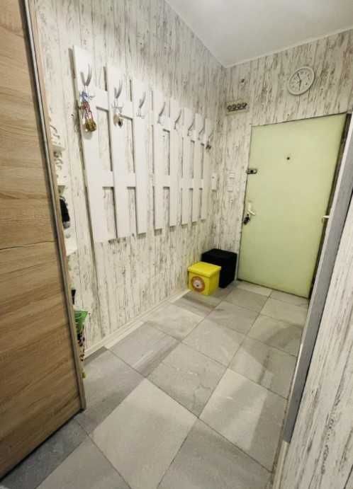 Продава се Тристаен апартамент в София, Надежда 1 - 84 кв.м за 2143 €/кв.м - Снимка #10