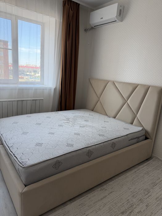 Продам двуспальную кровать