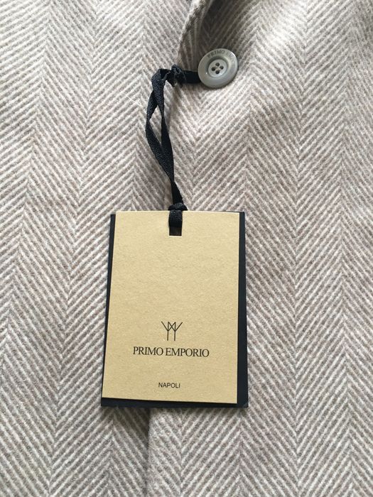Продается осеннее пальто Emporio