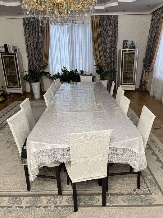 Стол со стульями