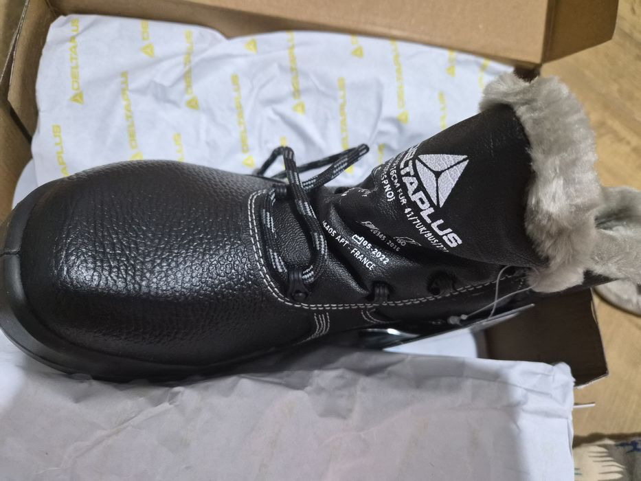 Спецобувь зима, кожаные кроссовки