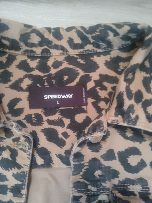 Женская джинсовая куртка