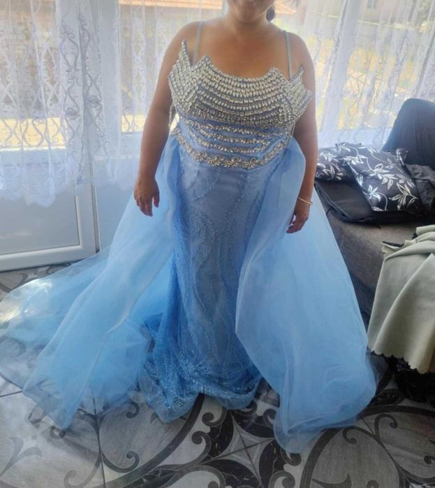 Официална рокля  в светло синьо