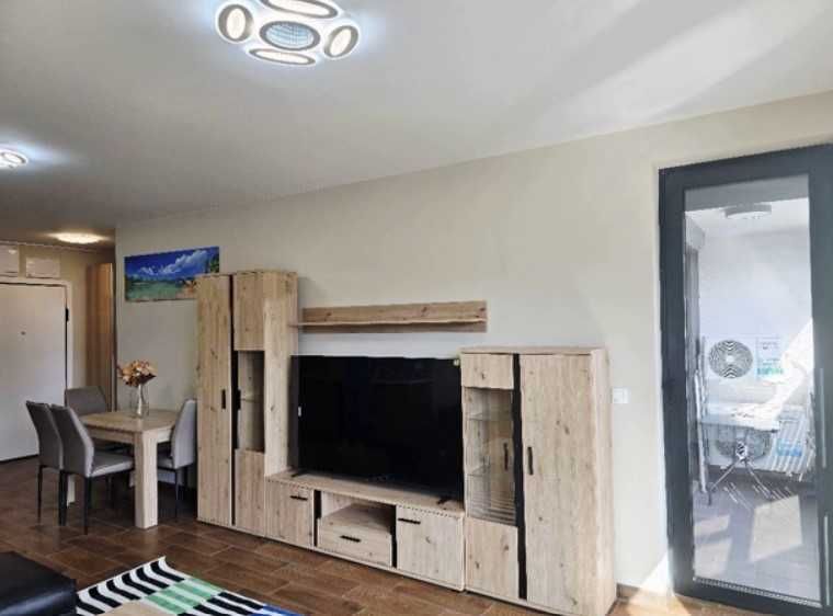 Дава се под наем Двустаен апартамент в София, Център - 70 кв.м за 946.56 € - Снимка #2