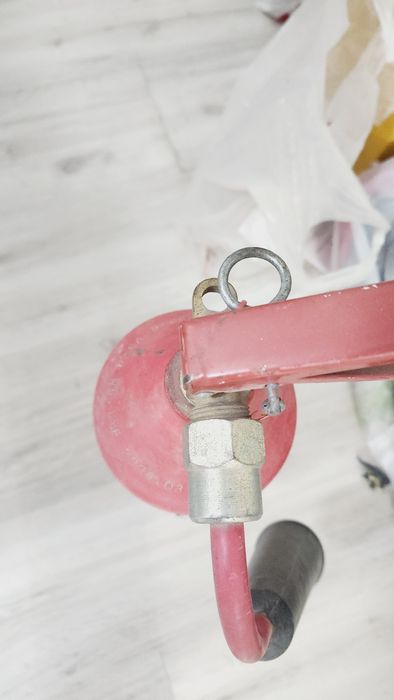 Продам огнетушитель , б/у