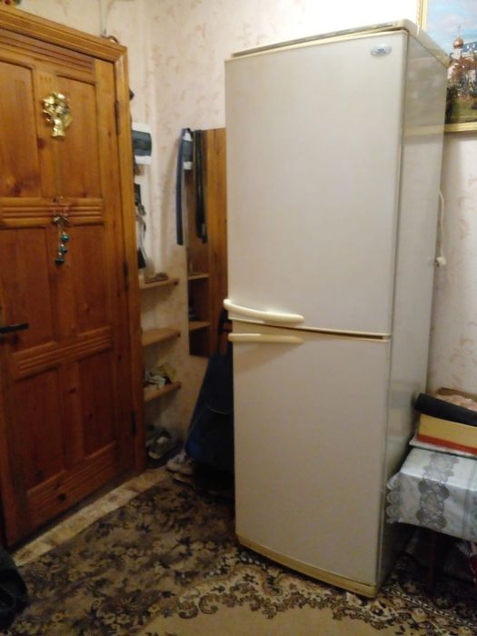 Продам холодильник