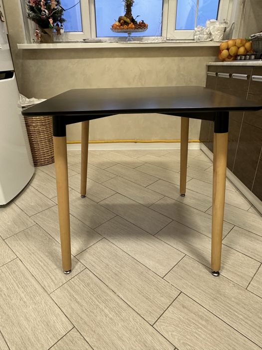 Стол квадратный 90*90