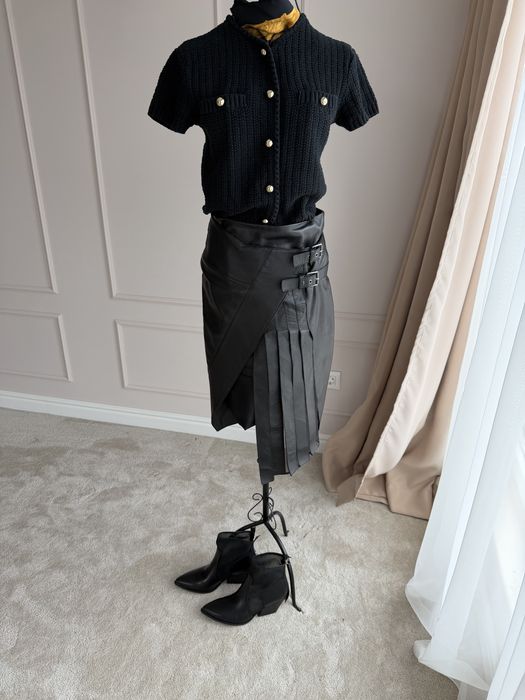 Кожена пола 2 бр. Черна и сива