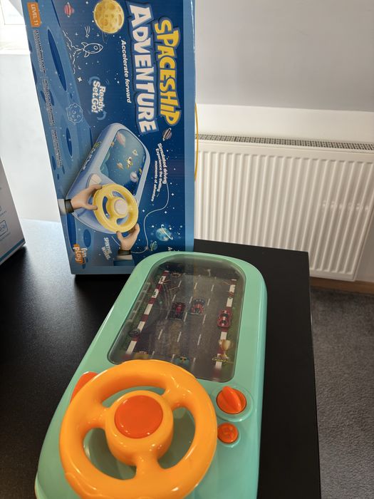 Simulator de conducere auto pentru copii