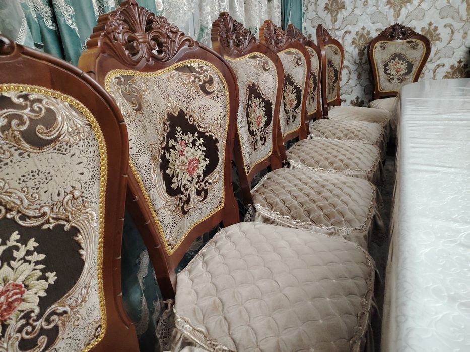 Продам стол,  стулья