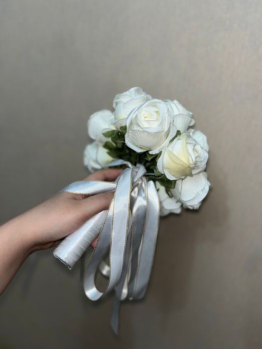 Свадебный букет и фата