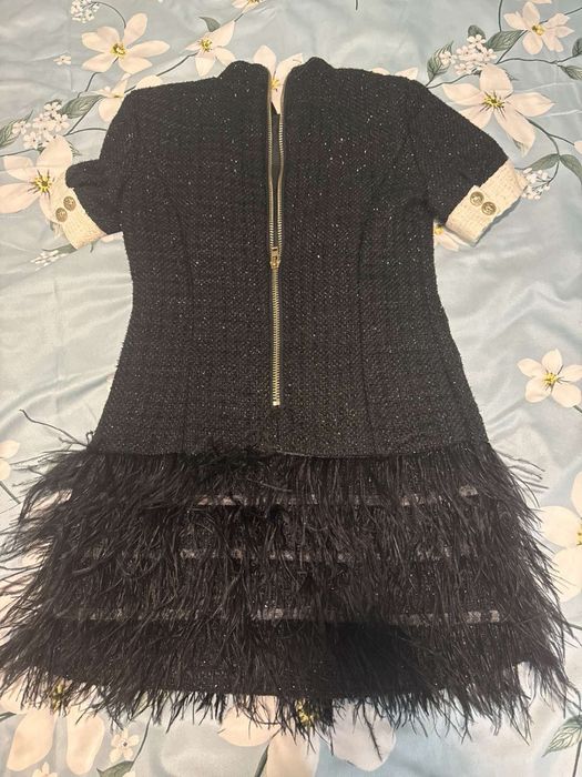 Официална рокля букле с пера