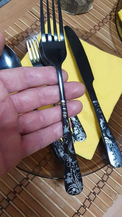 Set tacamuri Negru -Tacamuri Black flora- 4 persoane