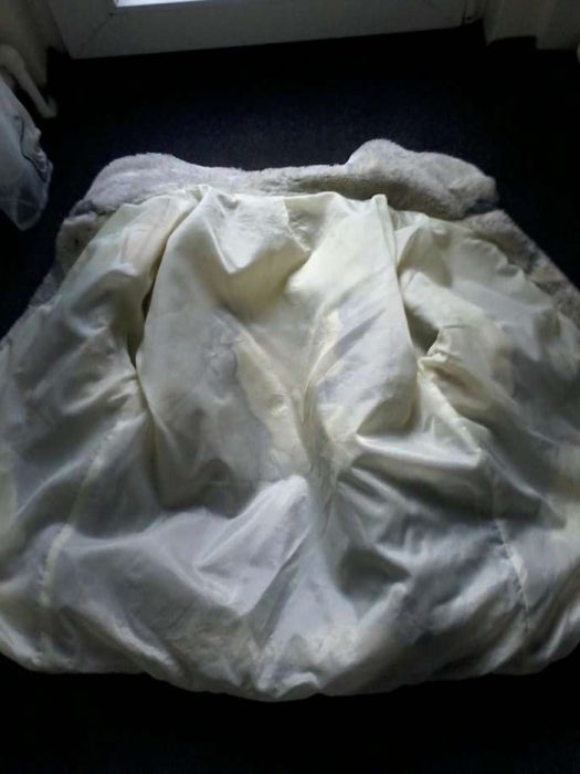 Vand haina de blana dama