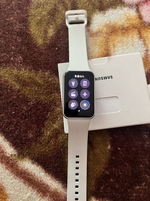 Ceas  samsung galaxy fit 3 ca noua