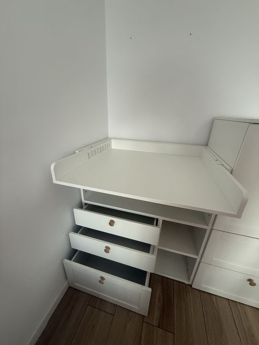 Ansamblu dulapuri + masa de infasat Ikea