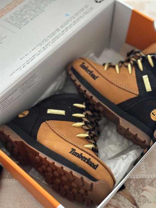 Adidași, ghete, sandale, foarte puțin folosite, ca și noi.!