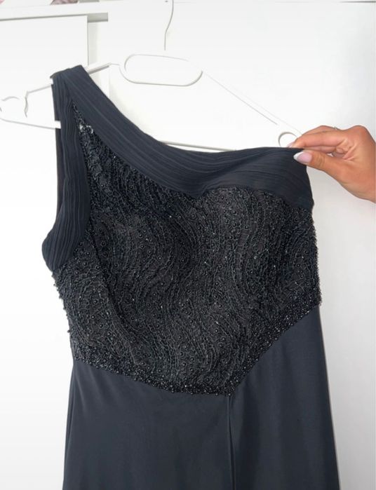 Rochie elegantă de seară, neagră, un umăr, lungă