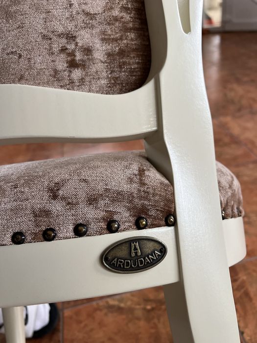 Scaune de stofa aurie bucatarie sau living noi