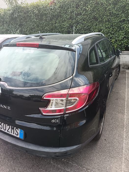 Dezmembrez  renault megane 3 1.5 dci 110 cp k9k N8 2011