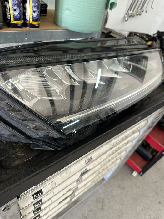Десен фар за Шкода Октавия 4 FULL LED