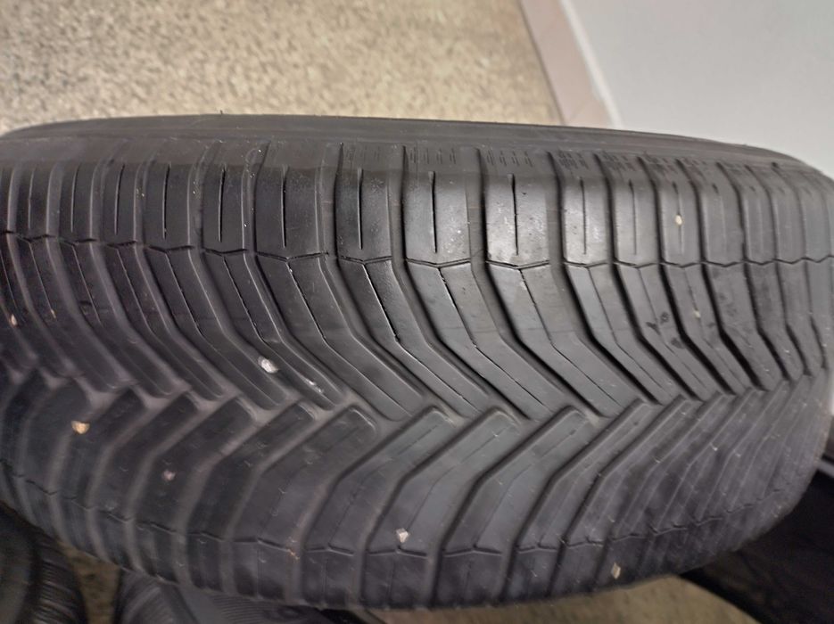 Продавам всесезонни гуми Мишелин 205/55/16