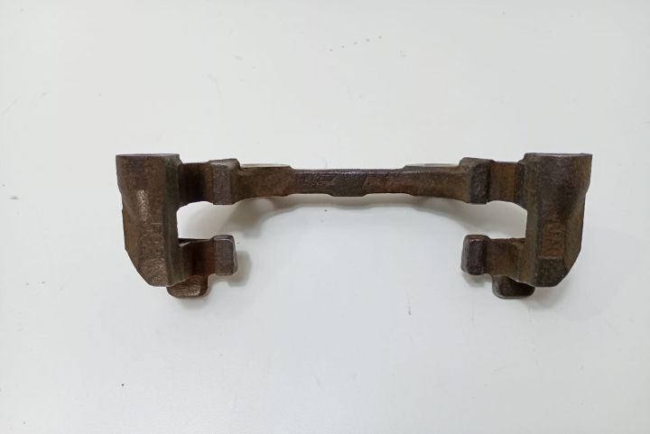 Suport etrier  stanga spate Renault Laguna a 2-a generatie