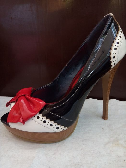 Стилни високи токове