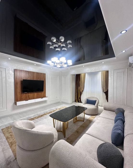 Продается 3х ком квартира, ориентир: Гостиница Россия, 72м²