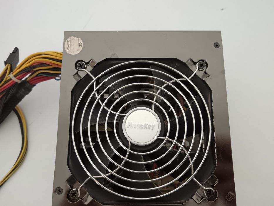 Продам блок питания Huntkey