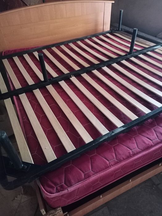 Продам двухспальную кровать