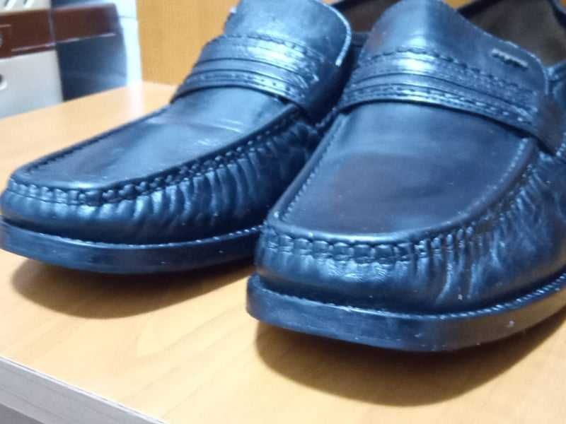 Vand pantofi de firma de piele