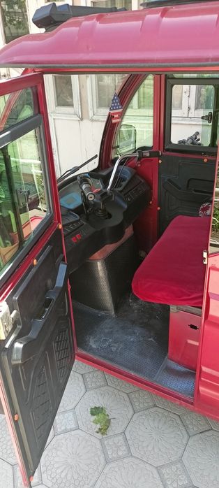 Kabinali yuk elektromotoroller sotiladi